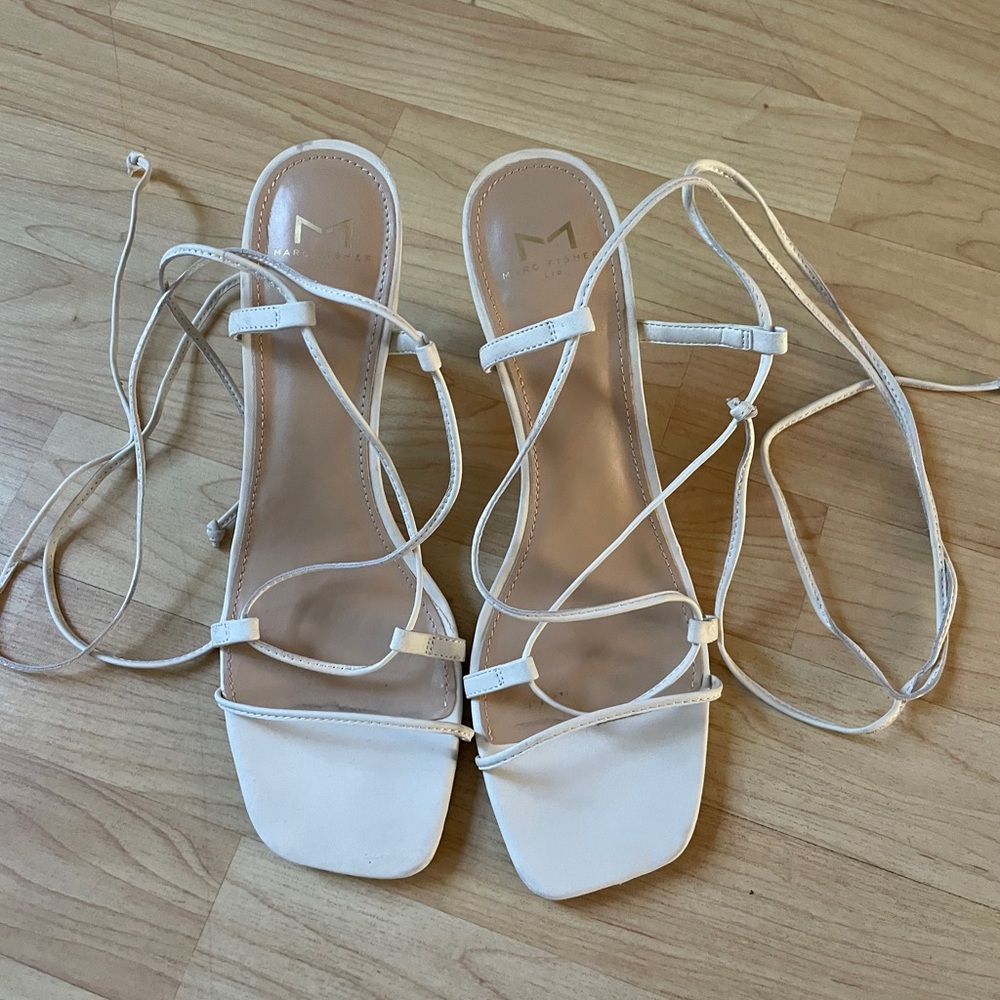 Marc Fisher white strappy sandal, size 9